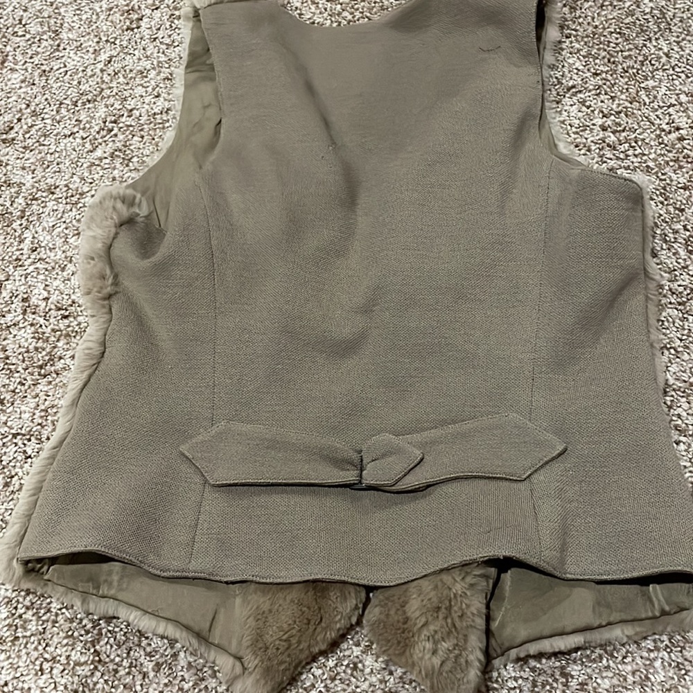 Chanel Fur vest - Picture 9 of 15